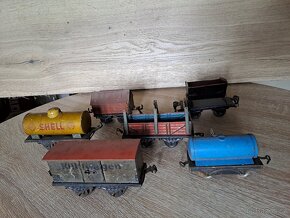 Märklin sada, lokomotivy, vagóny, příslušenství - 8