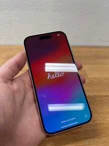 iPhone 15 růžový - 128 GB - 8