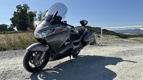 Honda Pan European ST1300 - 8