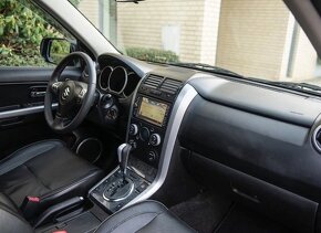 Suzuki Grand Vitara 3.2i V6 20 Year Aut. benzín 171kw - 8