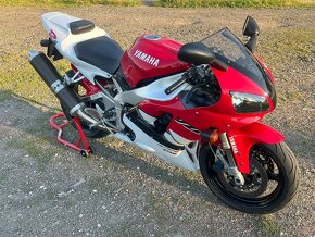 YAMAHA R1 - RN01 - TOP STAV - 8