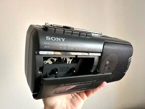 SONY CFM-10 přenosný FM,AM kazeťak - 8