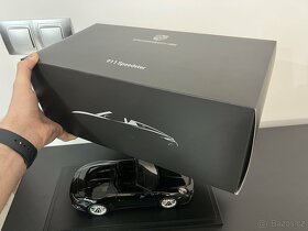 Porsche 911 Speedster 1:18 Spark Dealer - 8