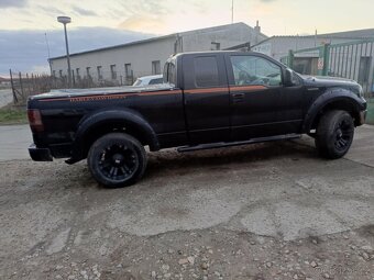 Ford F-150 4x4 - 8