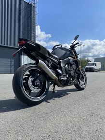 Yamaha FZ8N - 8