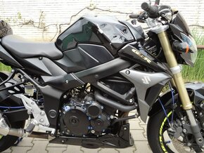 SUZUKI GSR750 i.e. - 8