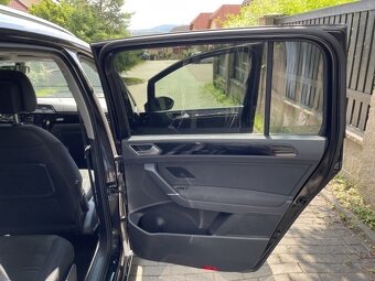 Volkswagen Touran 2.0 TDi Highline DSG 7 MÍST - 8