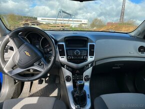 Chevrolet Cruze 1.6 benzin - 8