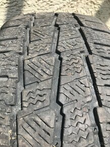 Pneu Michelin Agilis 215/60/17c - 8