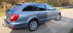 Škoda Superb Combi 2.0 TDi DSG 4x4 Full výbava - 8