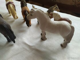 9. Poníci a falabella zn. Schleich - 8