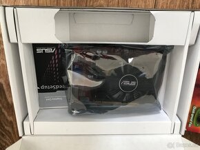 Asus HD5670 - 8