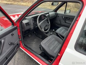 Prodám VW Jetta 1990 – Skvělý stav, minimum koroze - 8
