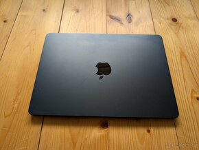 13" M2 Macbook Air 16GB RAM, 512GB disk - 8