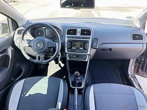 VW POLO LIFE 1.2TSI 66kw 106.000KM PO VELKÉM SERVISU - 8