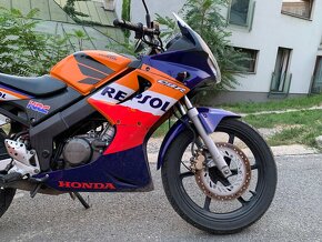 Speciální Udržovaná Honda CBR 125R Repsol Verze - 8