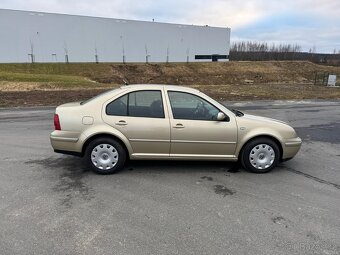 VW Bora, 1.6 77 kW nová STK r.v.2003 - 8