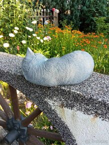 Zahradní dekorace- Spící kočka - 8