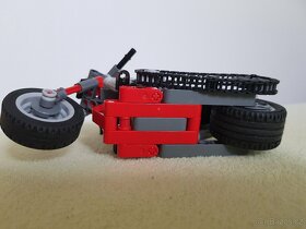 LEGO Technic 42132 Motorka - 8