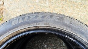 Zimní pneu 235/45R18 - 8