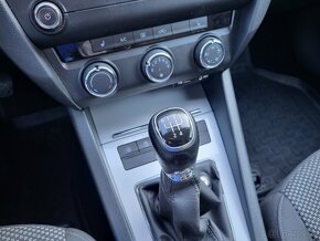 Prodám Škoda Octavia 3 combi Ambiente - 8