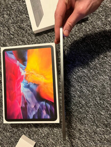 iPad Pro 11 (2. generace), Magic Keyboard, Apple Pencil - 8