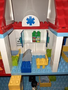 LEGO DUPLO VELKÁ NEMOCNICE 5795 - 8