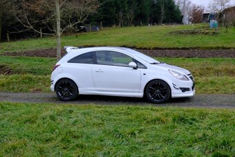 Opel Corsa D 1.4 OPC Line 64kw 2010 - 8