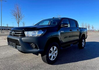 TOYOTA HILUX 2.4 D-4D - 8