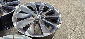 Alu kola originál Škoda Superb 5x112 8x19 ET44 3V0 601 025 T - 8