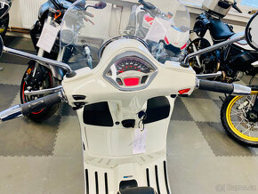 Piaggio Vespa GTS 300 = TOP STAV / TOP SKÚTR - 8