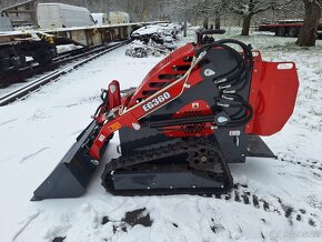 SKID STEER LOADER MODEL EG360 - 8