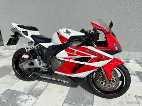 HONDA CBR1000RR - 8