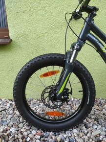 Značkové dětské kolo SPECIALIZED 20" disk - 8