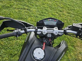 Ducati hypermotard 821 - 8