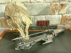 Feral Predator - PREY - kuš 1:1, štít s logem - 8