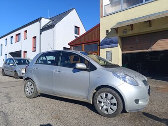 Toyota Yaris 1.0i - 8