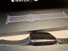 Apple watch 6 NIKE, černé, 44 mm - 8