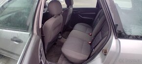 FORD FOCUS COMBI 1.8TDDI - 8