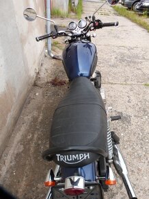 Triumph Bonneville - 8