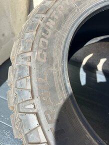 Prodám pneu 305/55R20 - 8