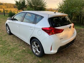 TOYOTA AURIS HYBRID ROK 2013, 1.MAJ. 135000 KM - 8