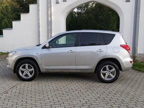 Toyota RAV 4 2.0 benzín, 2009 - 8