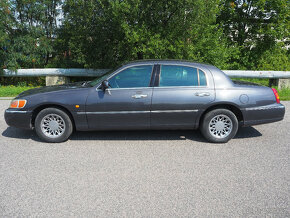 Lincoln Town Car 4.6 klima, kůže, automat - 8