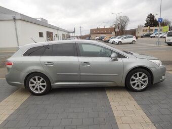 Toyota Avensis Combi 2.0 D-4D, 93 kW, Aut. Klima - 8