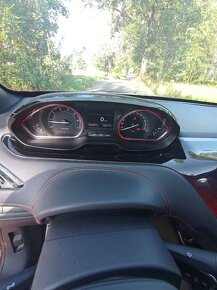 Peugeot 208 GTI - 8