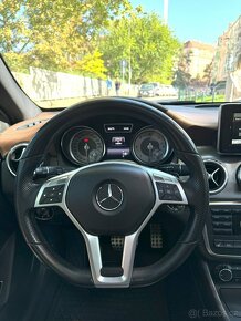 Mercedes GLA 220d AMG 4MATIC Střešní okno - 8