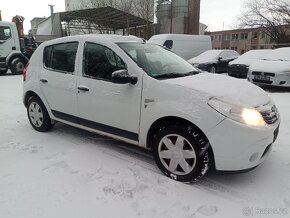 Dacia Sandero - 8