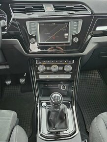 VW TOURAN HIGHLINE 1,6TDI 85kW KŮŽE+KAMERA+NAVI+ACC+LED -DPH - 8