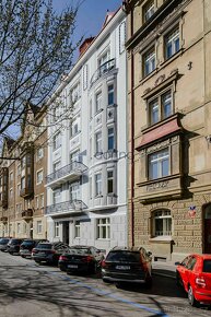 Prodej bytu 2+kk 43 m² Na výšinách, Praha 7 - Bubeneč - 8